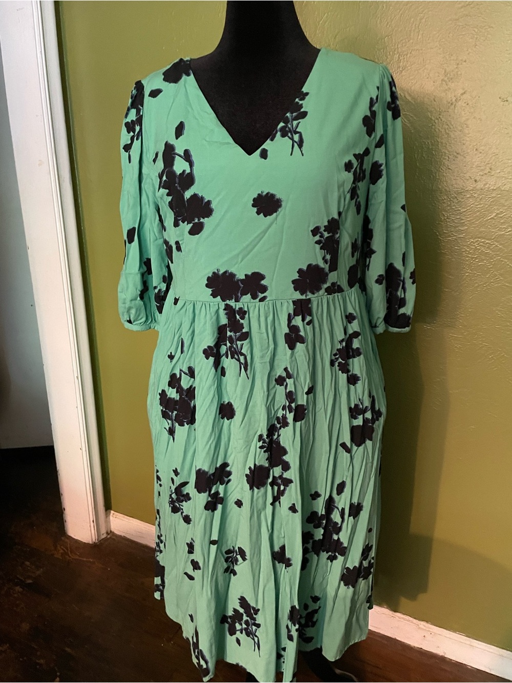 Ava & Viv Green Midi Dress with Black Floral Print